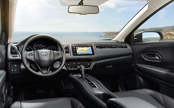 Automobiles Honda Images 2016 Hr V Interior Gallery 6 17 2017 44 Pm 14854 2016 Honda Hrv Interior Cabin Thumb Jpg 78628 Gray Leather Detail